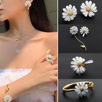 Cute Small Daisy Flower Stud Earrings